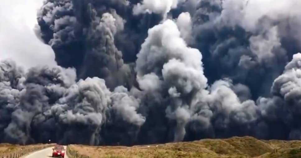 Japón mantiene la alerta tras erupción del volcán Aso